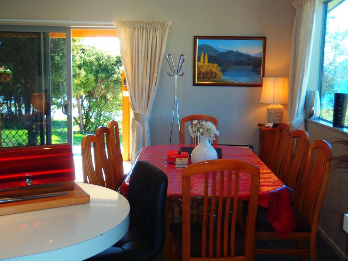 Lakefront Fantail Cottage Lake Hawea, Wanaka Extérieur photo