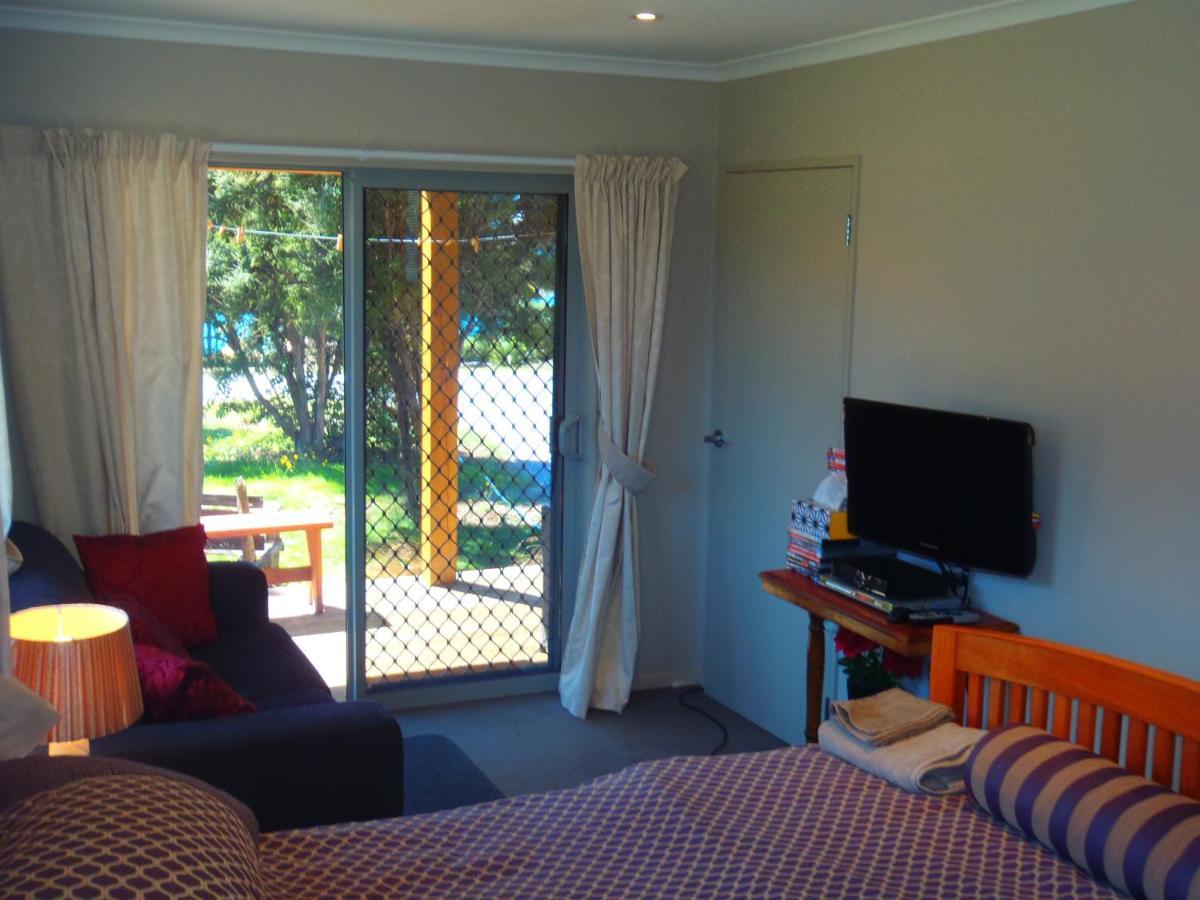 Lakefront Fantail Cottage Lake Hawea, Wanaka Extérieur photo