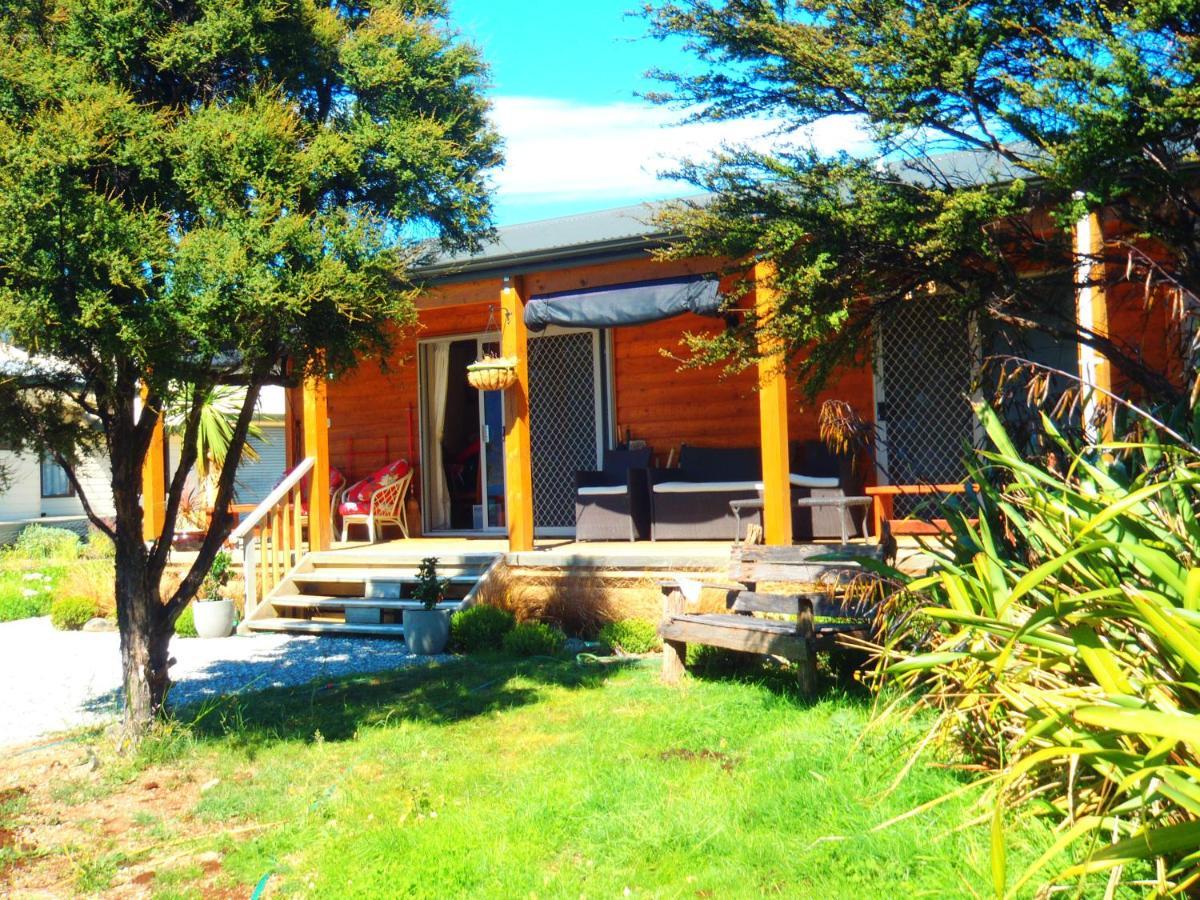 Lakefront Fantail Cottage Lake Hawea, Wanaka Extérieur photo